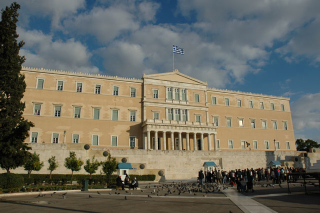 The_parliment_in_Syntagma_square.jpg