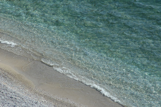 The_lovely_waters_in_Greece.jpg