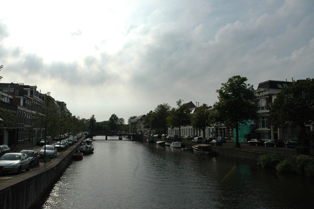 Canal_in_Haarlem.jpg
