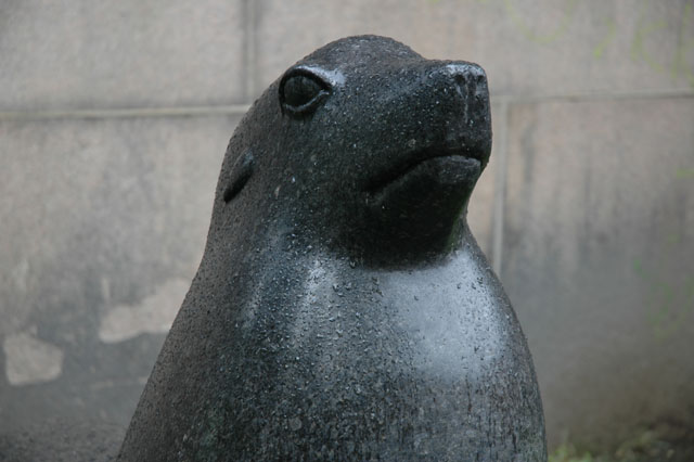 A_seal_statue_outside_the_national_museum.jpg