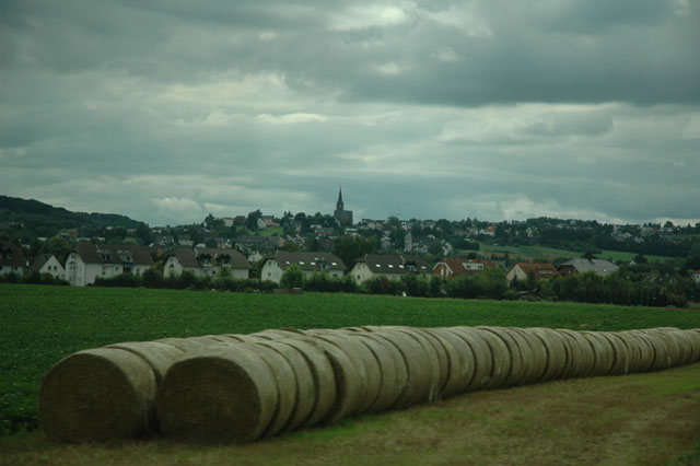 Some_counryside_views_on_the_way_to_Luxembourg.jpg
