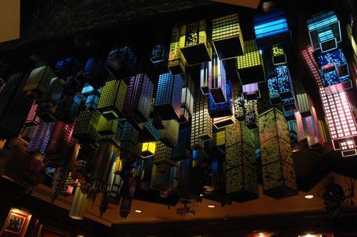 The_NY_skyline_on_the_cieling_in_Hard_Rock_Cafe.jpg