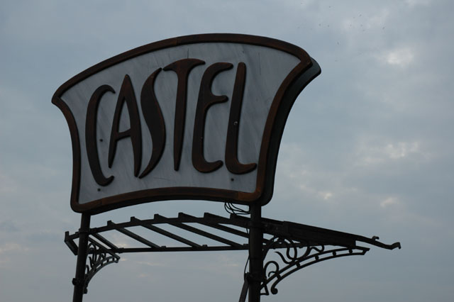 Castel_sign.jpg