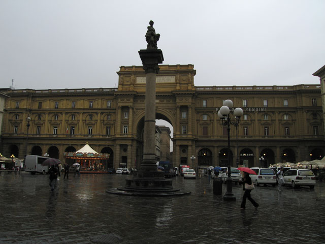 Lots_of_rain_in_Florence.jpg