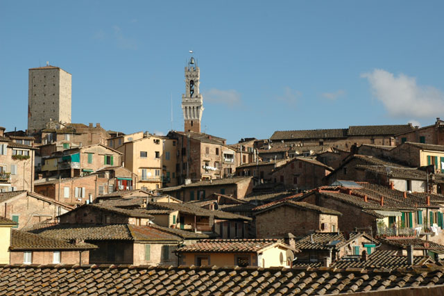 A_look_back_at_the_town_centre_from_San_Domenico.jpg