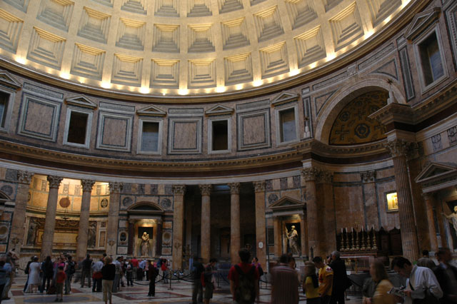 Inside_the_Pantheon.jpg