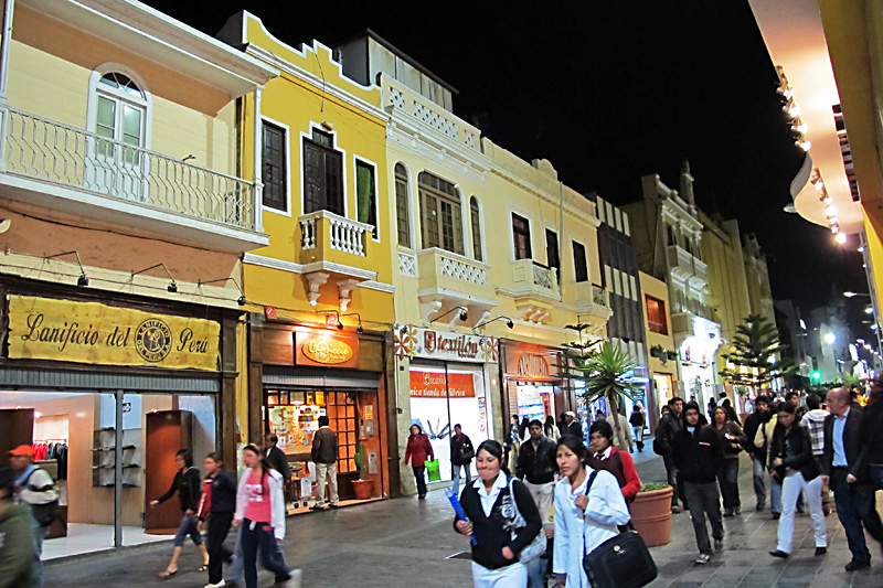 The shopping district near the plaza