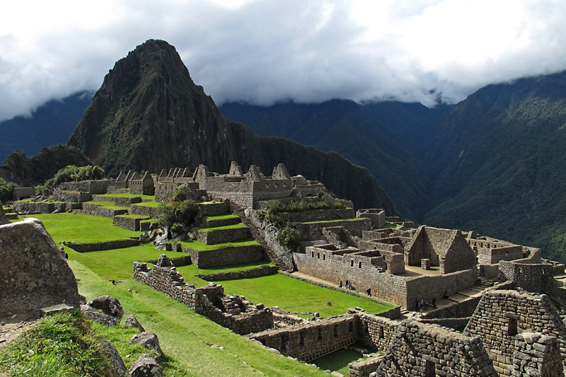 Nice overlook of Machu Picchu.jpg