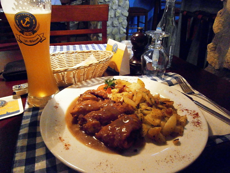 Who would've thought I'd find a good German restaurant in Panama.jpg