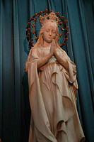 Virgin_Mary_statue.jpg