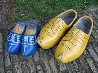 Dutch_wooden_shoes.jpg