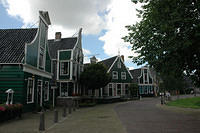 Traditional_style_Dutch_houses.jpg