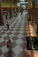 The_mall_our_hotel_was_in_001.jpg
