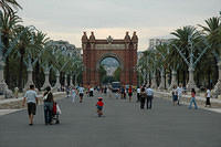 Barcelonas_arch.jpg