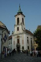 One_of_the_many_churches_in_Szentendre.jpg
