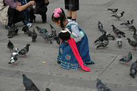 Kids_playing_with_pigeons_2.jpg