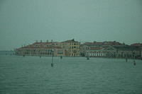 Looking_back_at_Venice_from_the_train.jpg