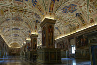 The_Halls_of_the_Vatican_Musuem.jpg