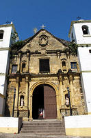 Church in Casco Viejo.jpg