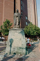 Confucious_statue_in_Chinatown.jpg