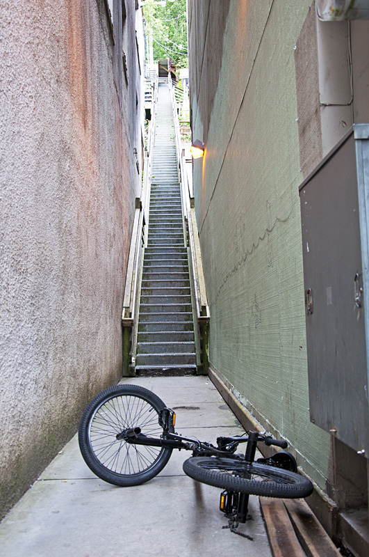 A cool side alley photo