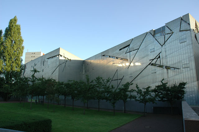 Jewish_Museum_from_the_outside.jpg