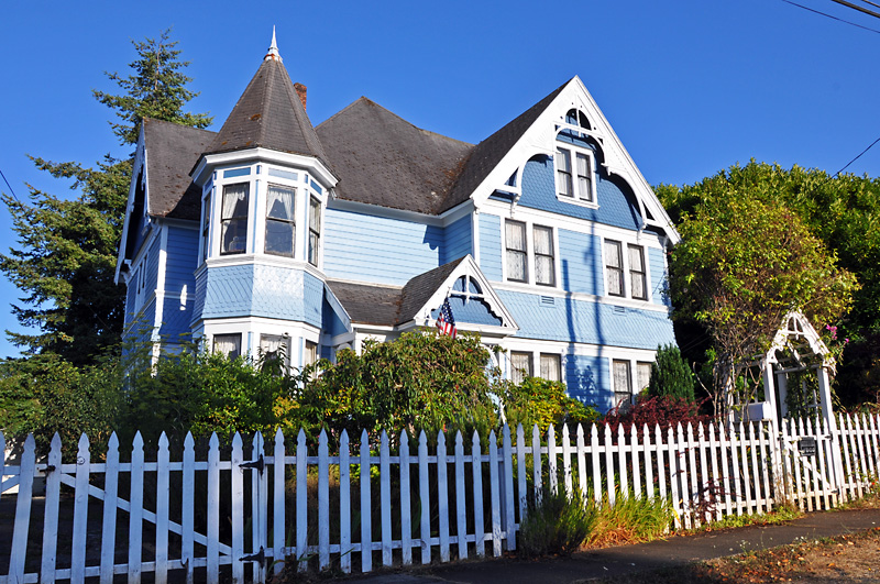 Another Coquille house