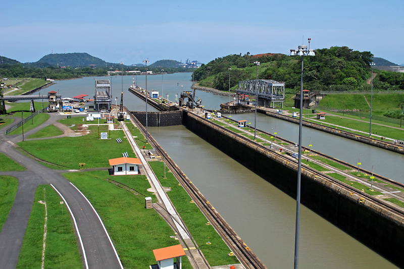 Panama Canal looking west.jpg