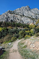 Hiking_around_Delphi.jpg