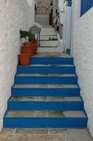 Even_the_steps_are_painted_Greek_style_jpg.jpg