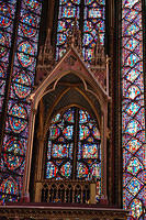 Larger_view_of_the_stained_glass.jpg