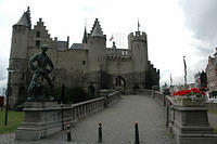 Castle_in_Antwerp.jpg