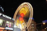 Ferris_wheel_at_night.jpg