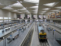 Nice_train_station_in_Zaragosa.jpg