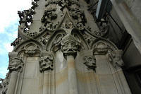 Some_of_the_Gothic_carvings_on_the_church.jpg