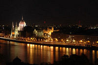 Danube_river_by_night.jpg