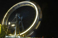 The_ferris_wheel_in_motion.jpg