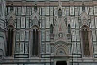 Closeup_of_the_Duomo_building.jpg