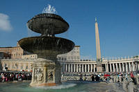 Fountain_outside_St_Peters.jpg