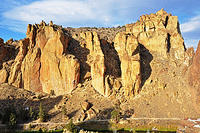 Another nice picture in Smith Rock Park.jpg