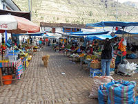 The food court of the Pisaq market.jpg